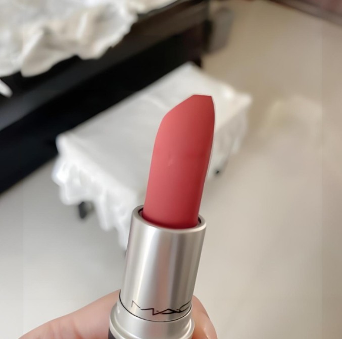 mac新出的这一系列的口红色号都好温柔啊，不过我最爱的还是9
