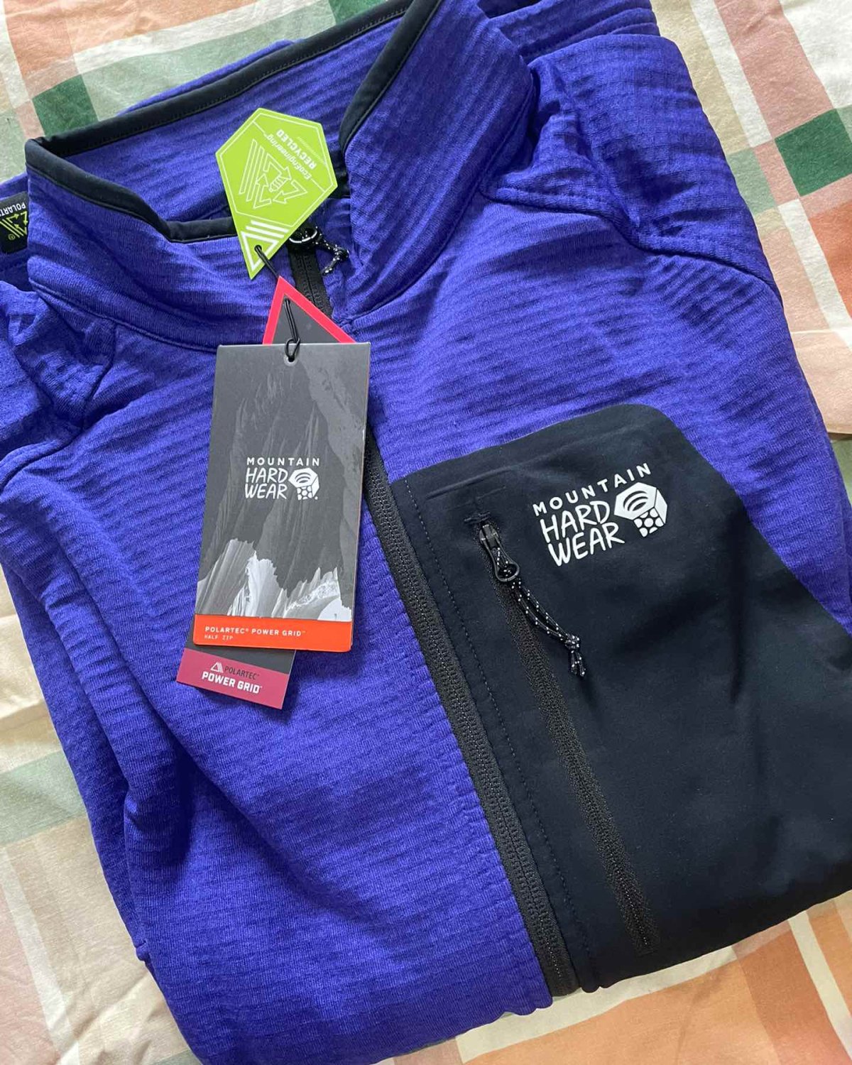 五一前收到了购自EVO的一批户外服装，简单开个箱，介绍一下。