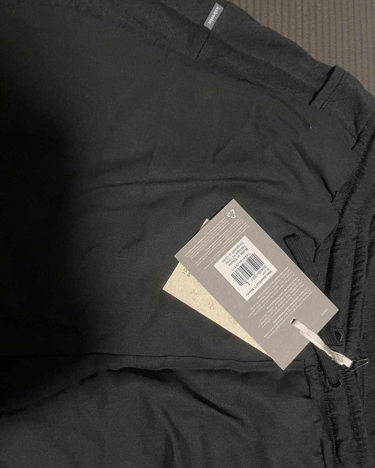 五一前收到了购自EVO的一批户外服装，简单开个箱，介绍一下。