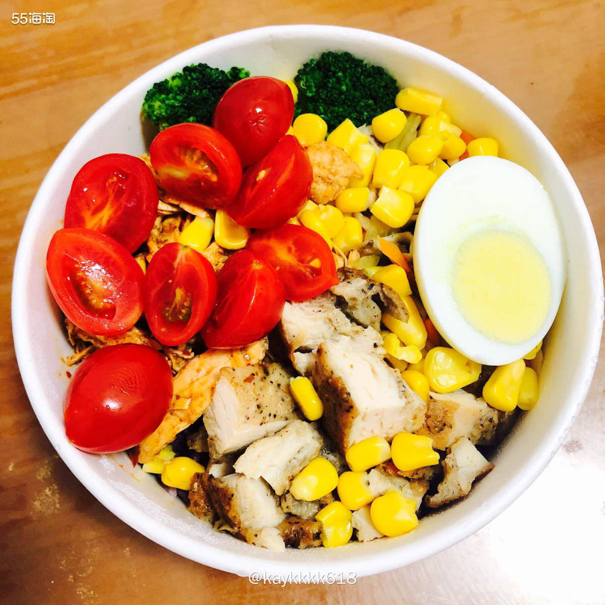 中午外卖了轻食店名叫主厨沙拉，专为健身人士打造的轻食，针对不