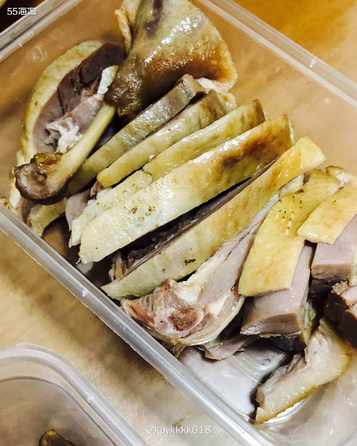 没有一只🦆能游过蓝🐳！因为都在蓝🐳人的餐桌上啦哈哈哈哈