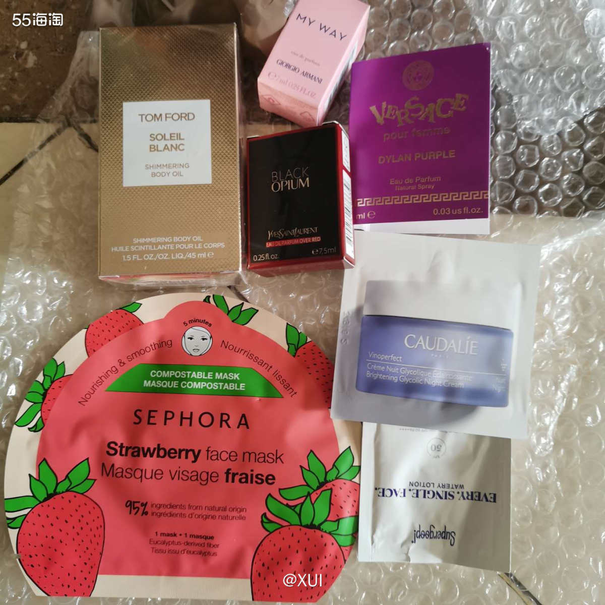 上个月一下到了好几个包裹，这次收到的是nd买的阿玛尼私藏Q香