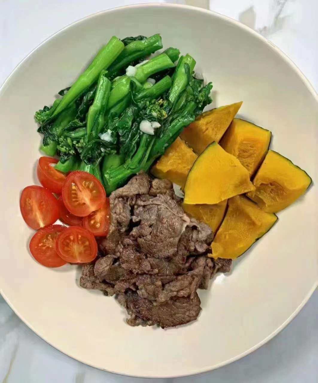 最近慢慢的已经习惯了每天早起自己动手做早餐的日子了！ 今日份