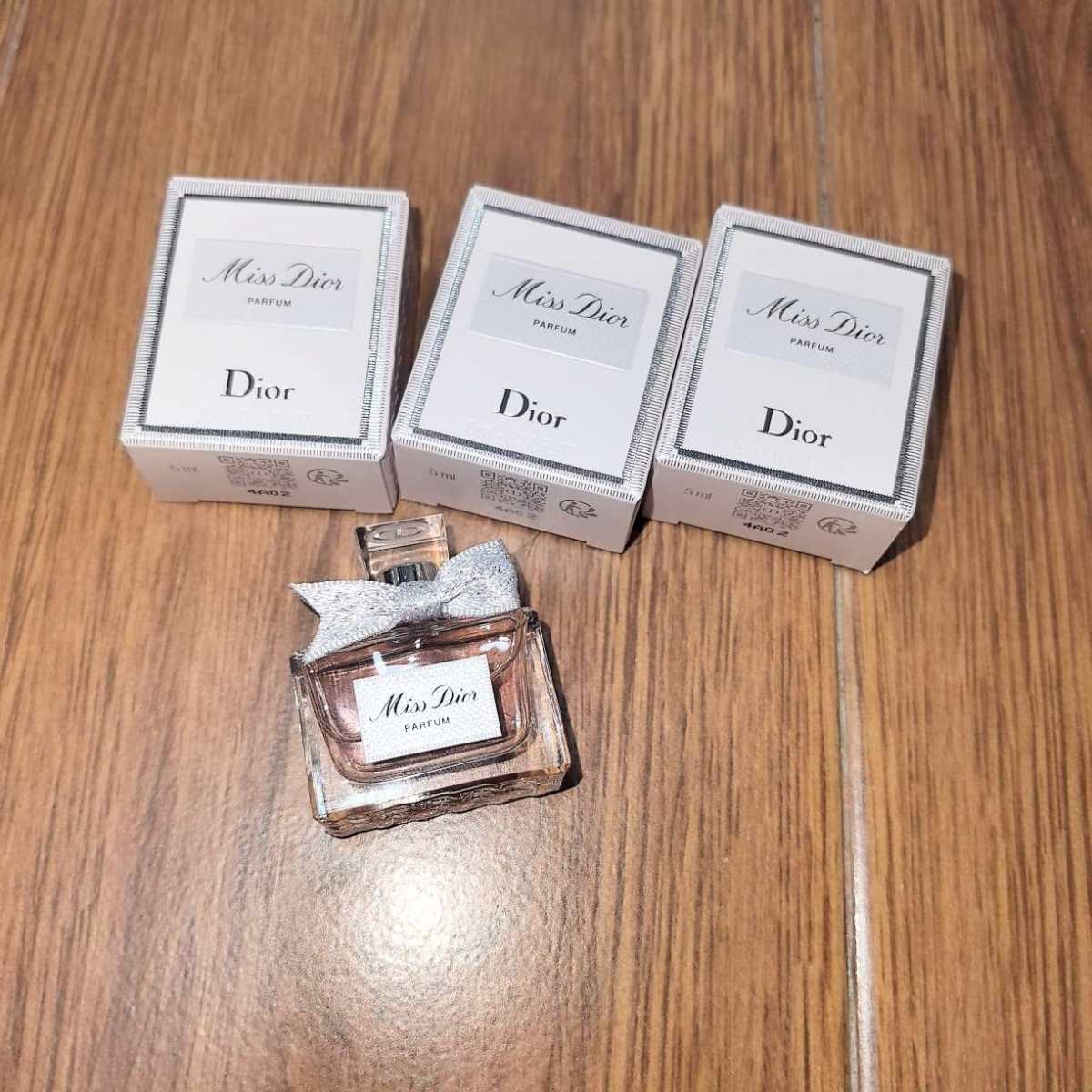 ☑开箱/价格 dior腮红盘001  48美金 旷野香水 6