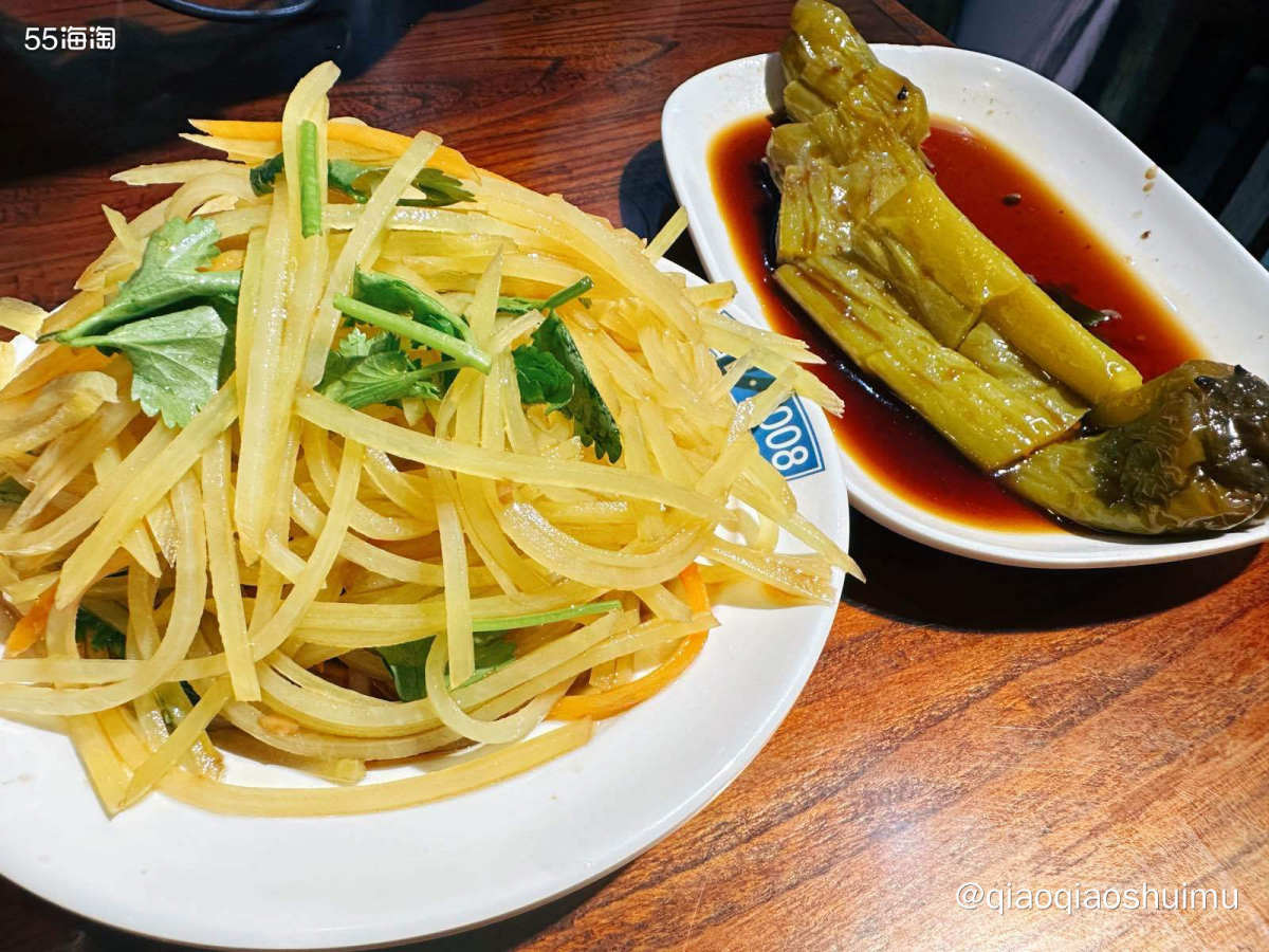 昨天早上凌晨5点就起床送娃，然后上了一天班，七点多接上他，再