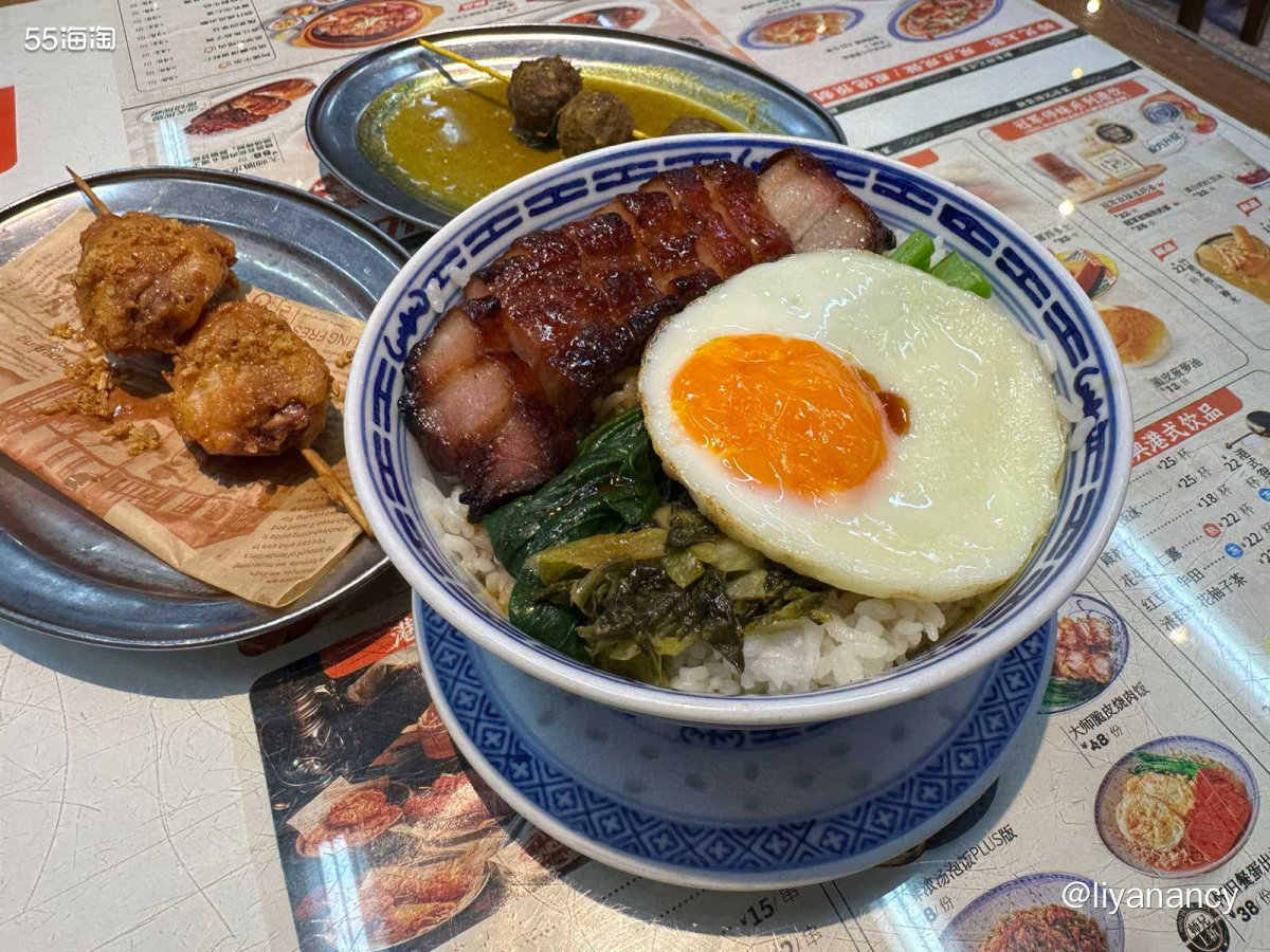 合生汇里的21街区好吃的真的太多了，简直是五步一家小食店，每