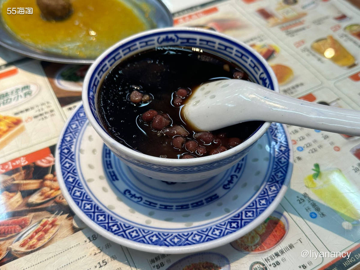 合生汇里的21街区好吃的真的太多了，简直是五步一家小食店，每