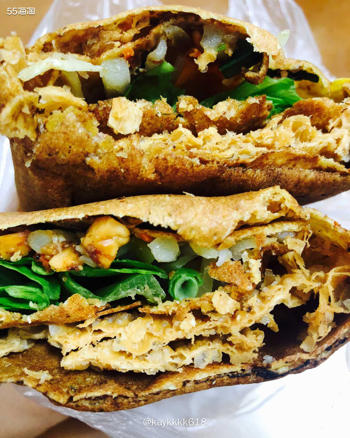 早饭想吃煎饼酥酥脆脆的立马安排上！开在小区巷子里的煎饼摊生意