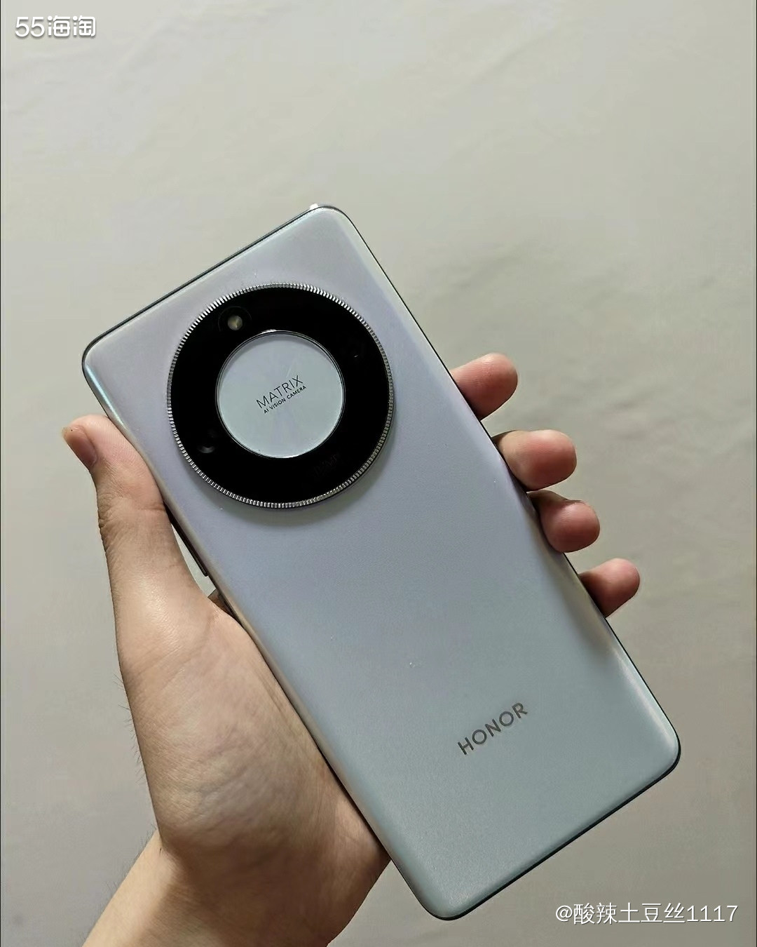 给爸妈买的手机是2019年买的，之前是128G的，好像也是不