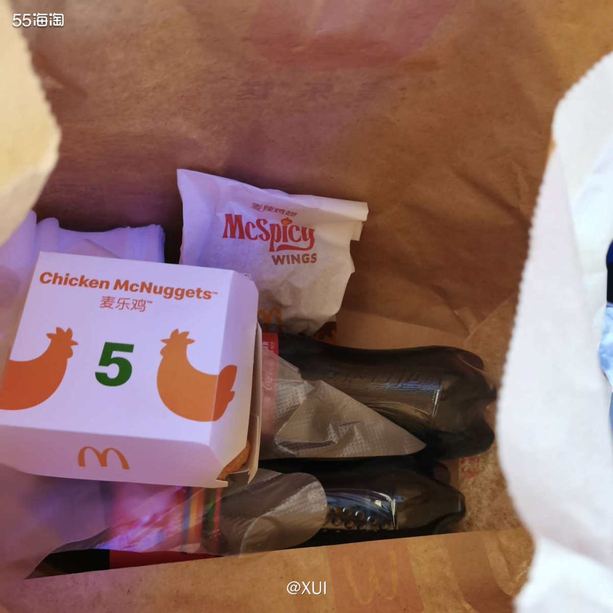去云南来回都坐的高铁，去的时候要坐八个小时，中间点了一顿午饭