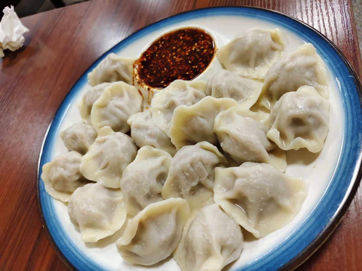 谁能想到这么一大盘饺子才十块，而且是手工包的！ 没事就来南开