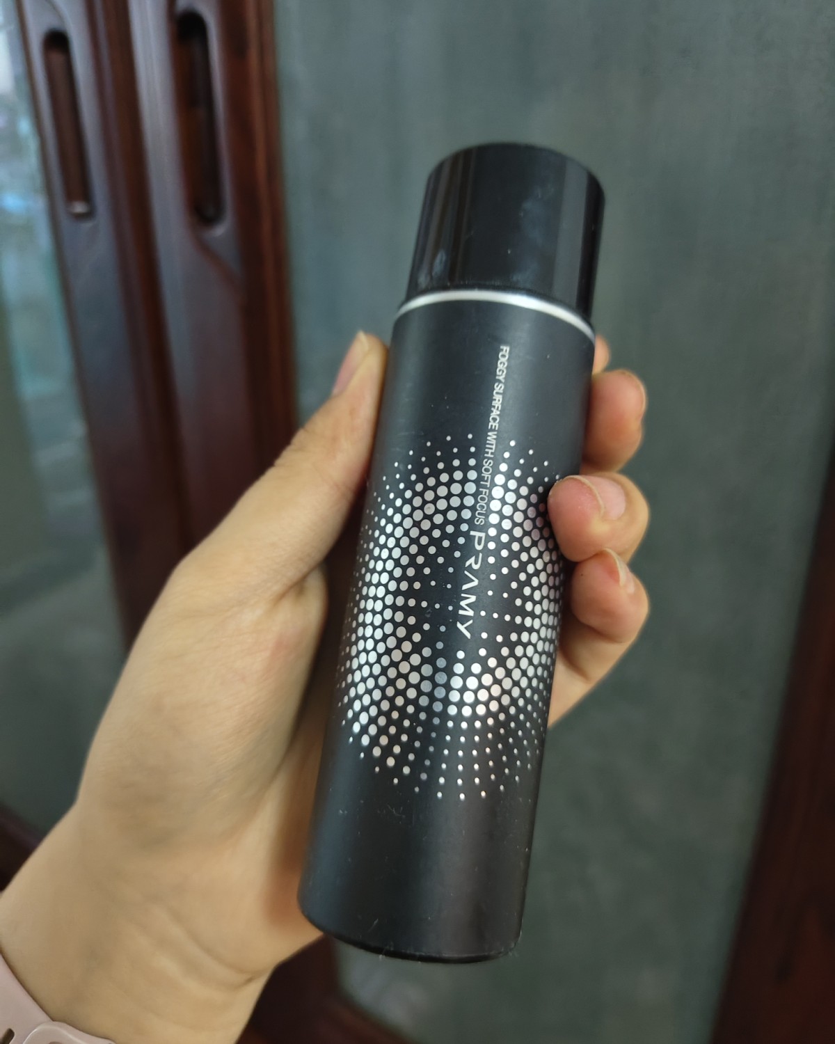 有段时间痴迷于化妆，买了老多，当时看着这个定妆喷雾好多人推荐