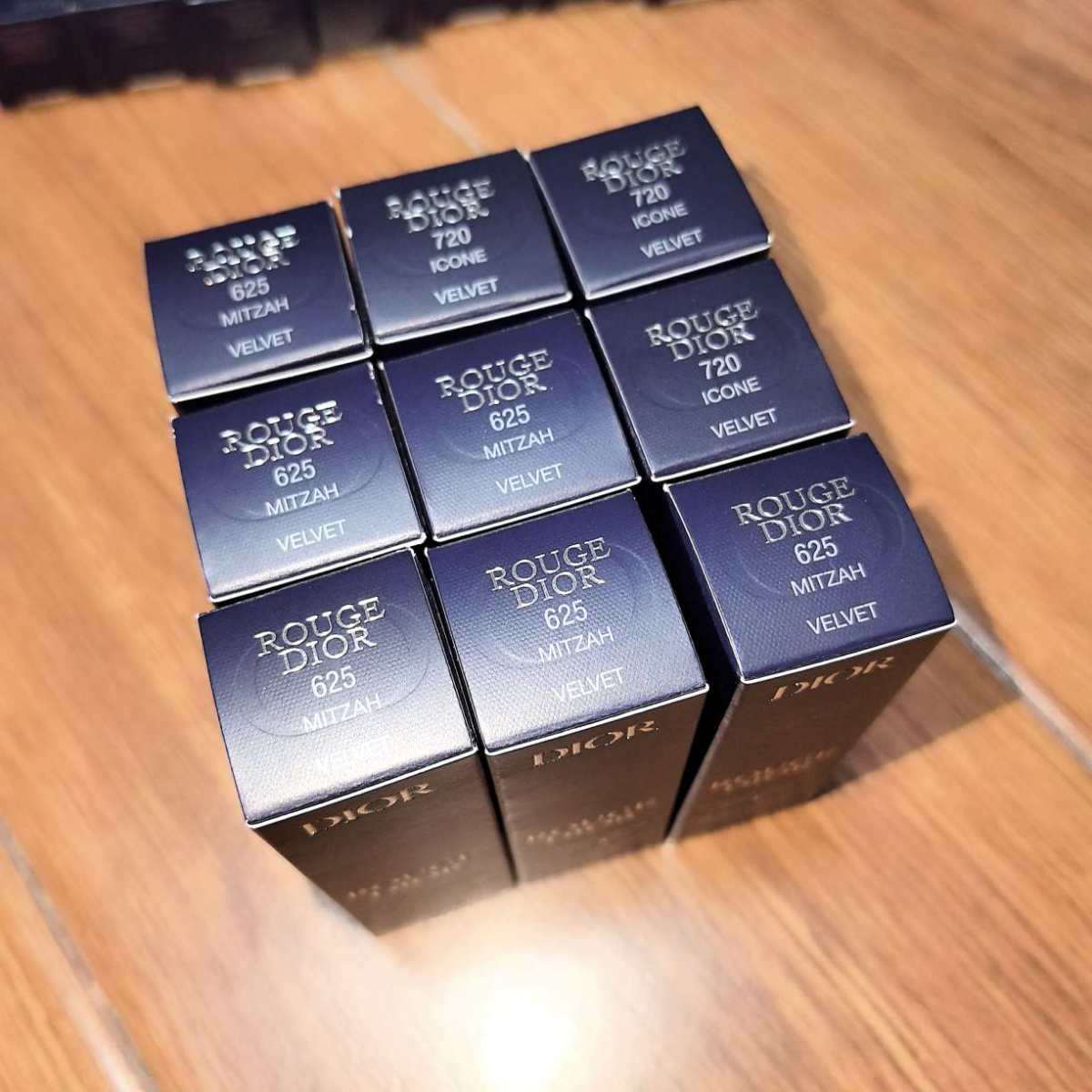 国内dior最近有双倍积分~ 买东西还有赠品.. 买了9根口