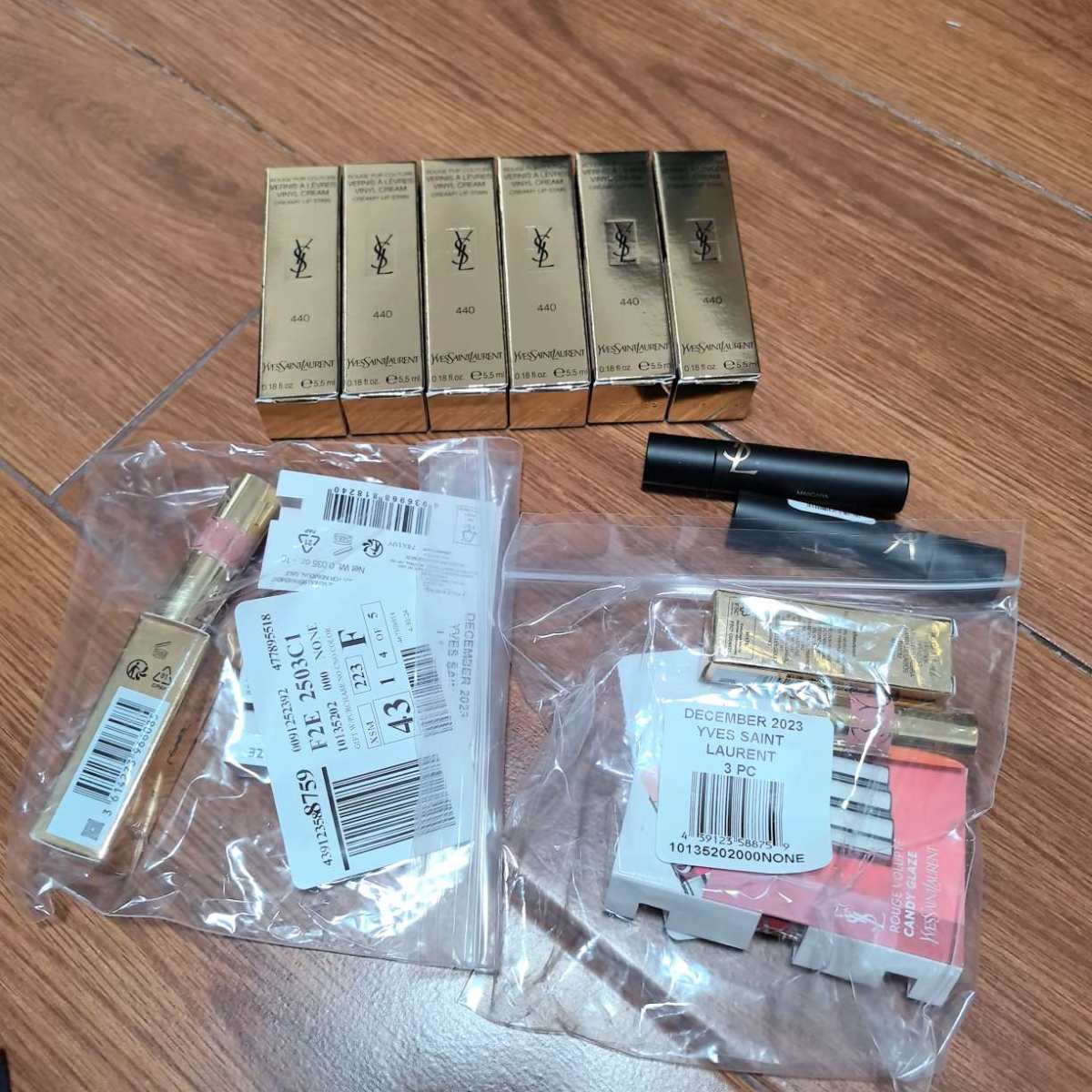 ☑开箱/价格 ysl唇釉440*6  多少钱我忘记了，好像是