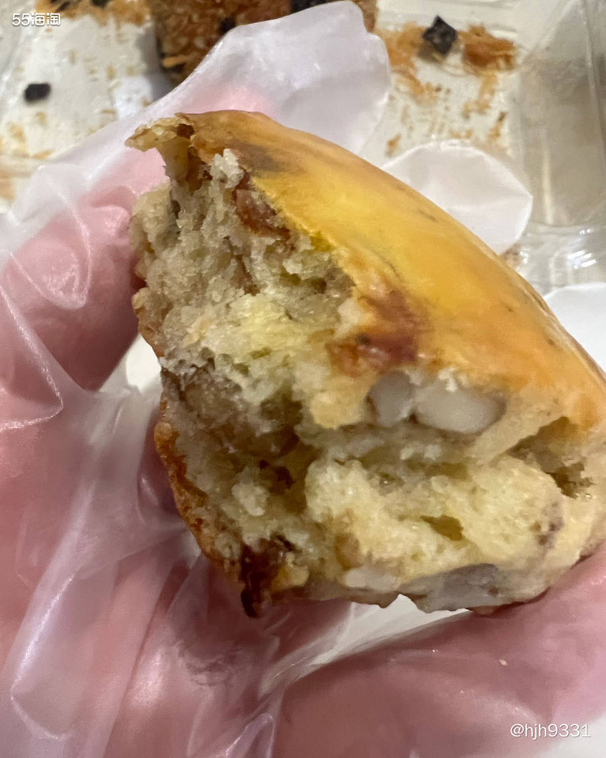 💢昨晚买了读酥世家的核桃司康一盒、肉松小贝一盒，哪知道店家