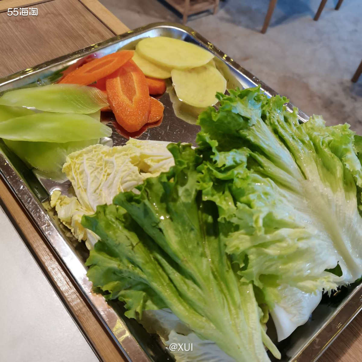 虽然不是很喜欢吃鸡肉，但是在云南到处都是特色菜菌菇鸡的饭店，