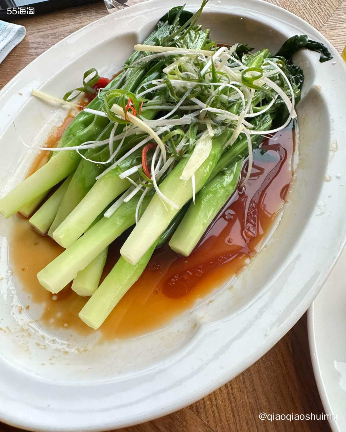 下午又驱车20多公里来队友食堂吃干锅鸡翅，真爱了。上次来吃，