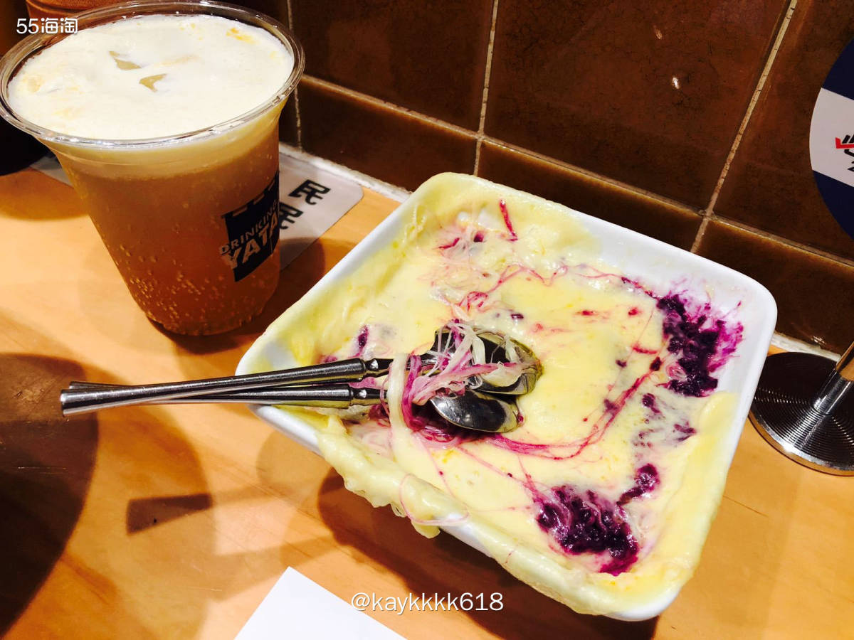 提前一周朋友约好一起吃饭说带我去这家网红店，叫【火山屋台】还