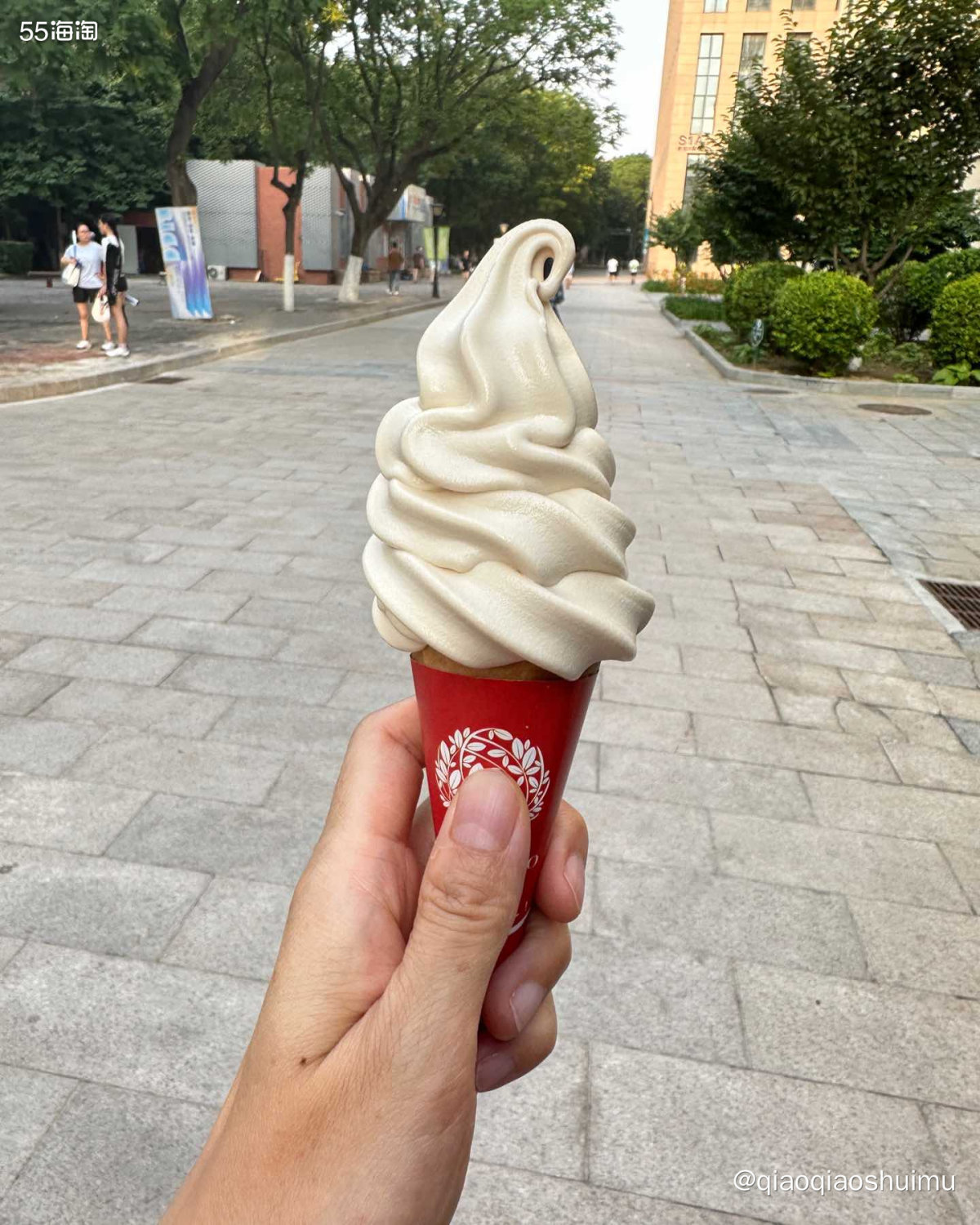 下午又跑来老公单位吃饭，不好意思再去楼上吃香锅鸡翅了，干脆买