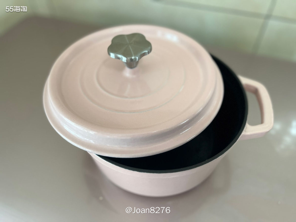 说到颜值锅具，曾经风靡一时的珐琅锅就不得不提，但说到吃灰神器