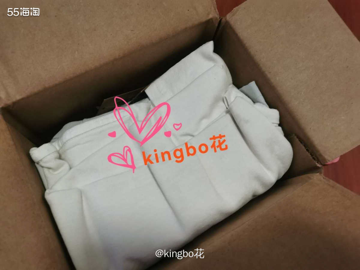 被分箱的stussy也到咯！2件一箱真的醉了  也不知道为啥