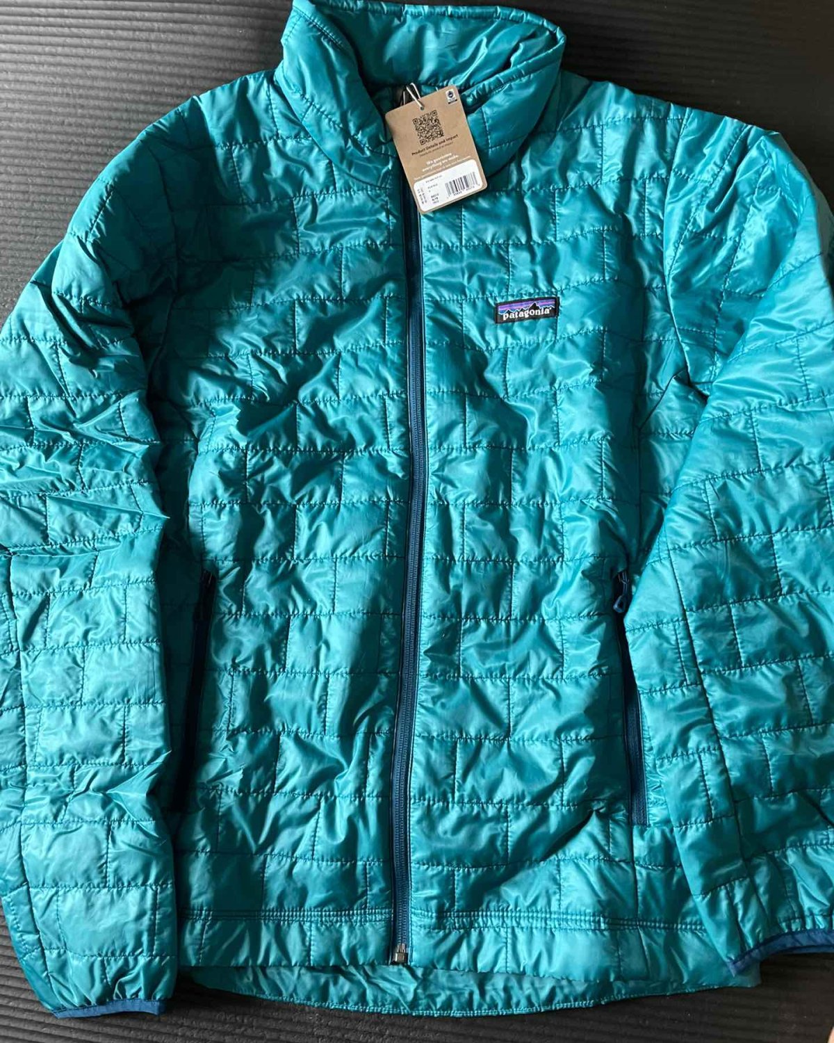 之前在backcountry买的nanopuff棉服到货了，