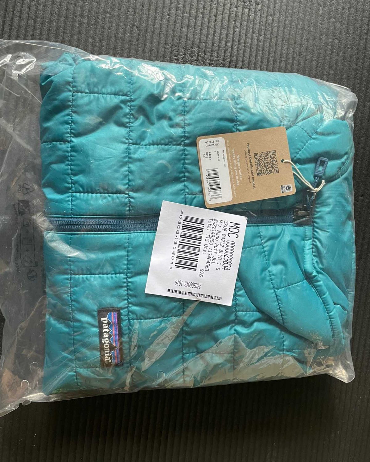 之前在backcountry买的nanopuff棉服到货了，
