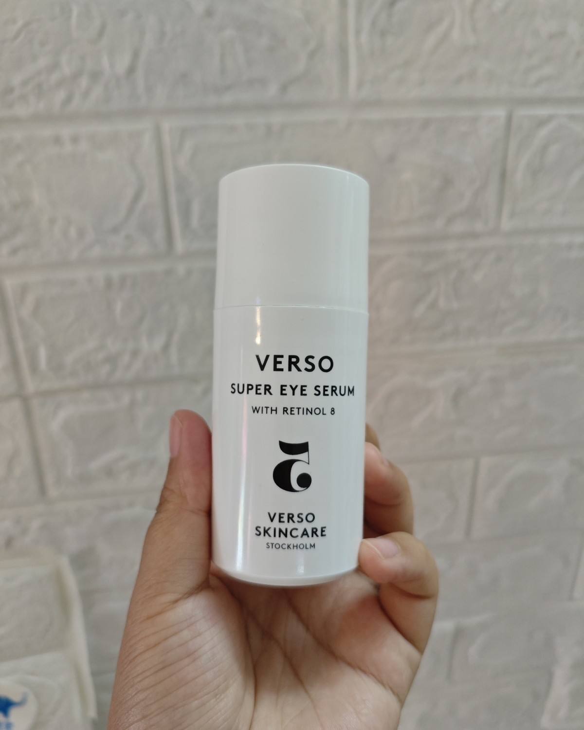 前几天我就买了verso的眼精华，用着就不错，趁着它家清仓就