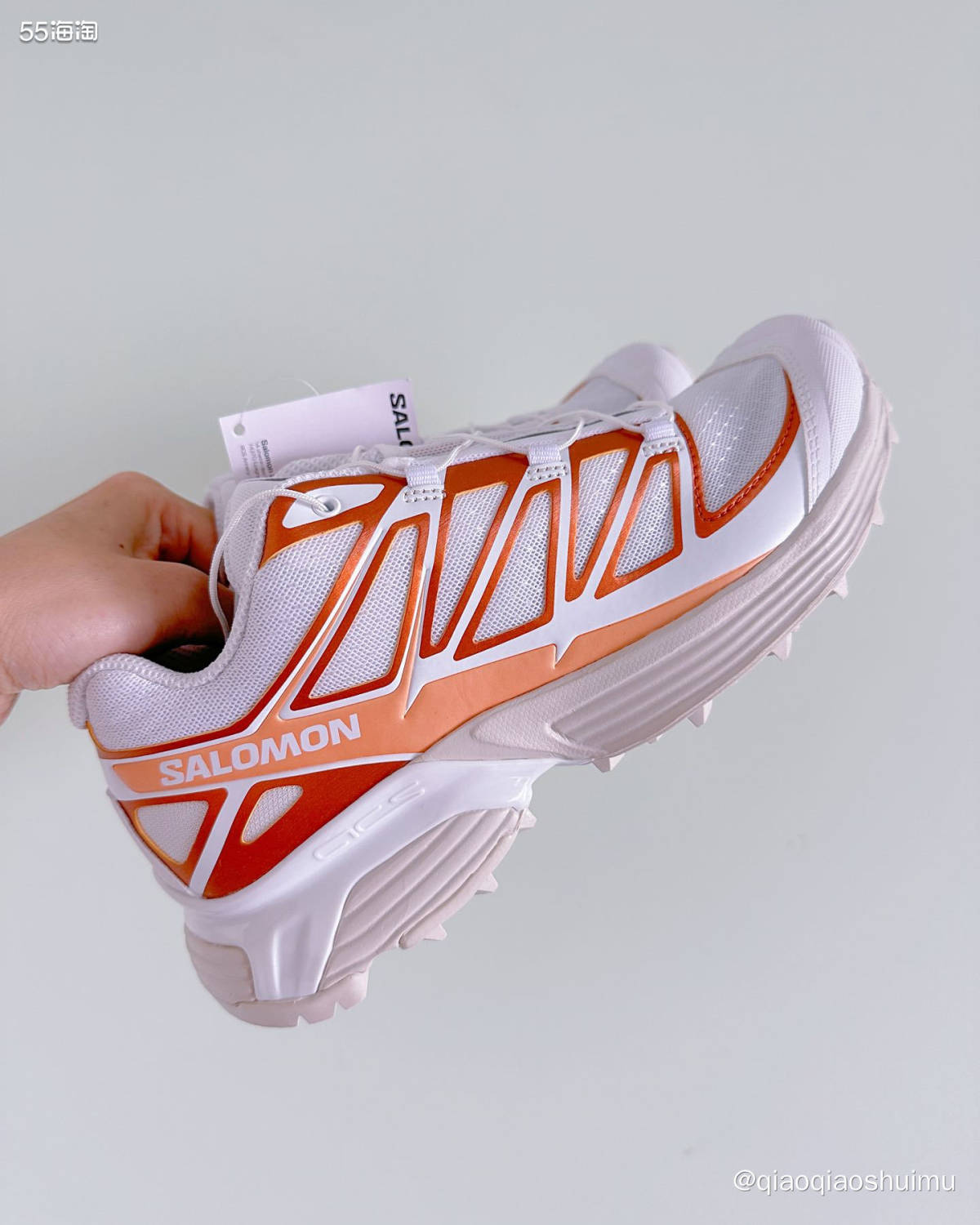 上次不是买了三双萨洛蒙嘛，结果白金那双有瑕疵，就退回去换货了