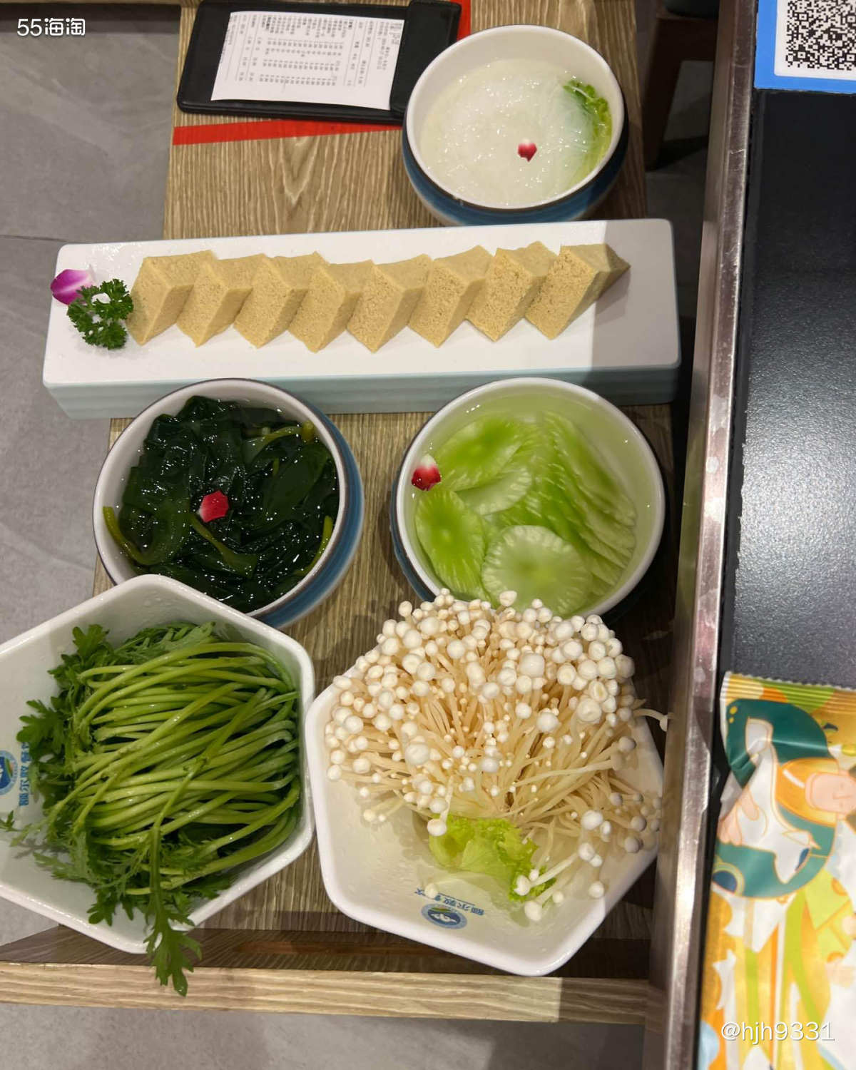 🎊下午出去办事，带着孩子一起。然后猪队友中饭没吃，他饿得前