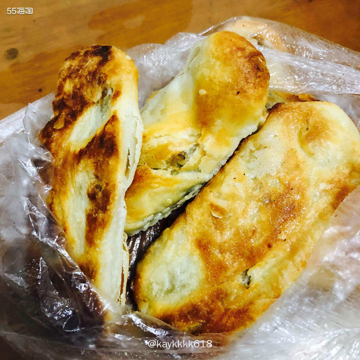 昨天邻居送来一包迷你小烧饼QQ酥酥的太可爱了吧！然后今天早上