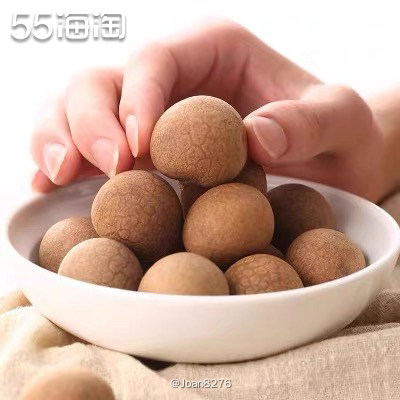 相对于红枣更喜欢桂圆的甜度和味道，所以有时候煮果茶会放几粒桂