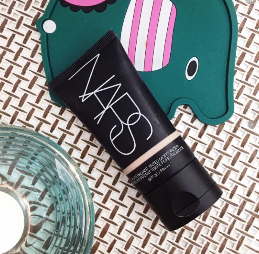 Nars 的这款有色面霜保湿效果出色，防 晒系数更是高达 S