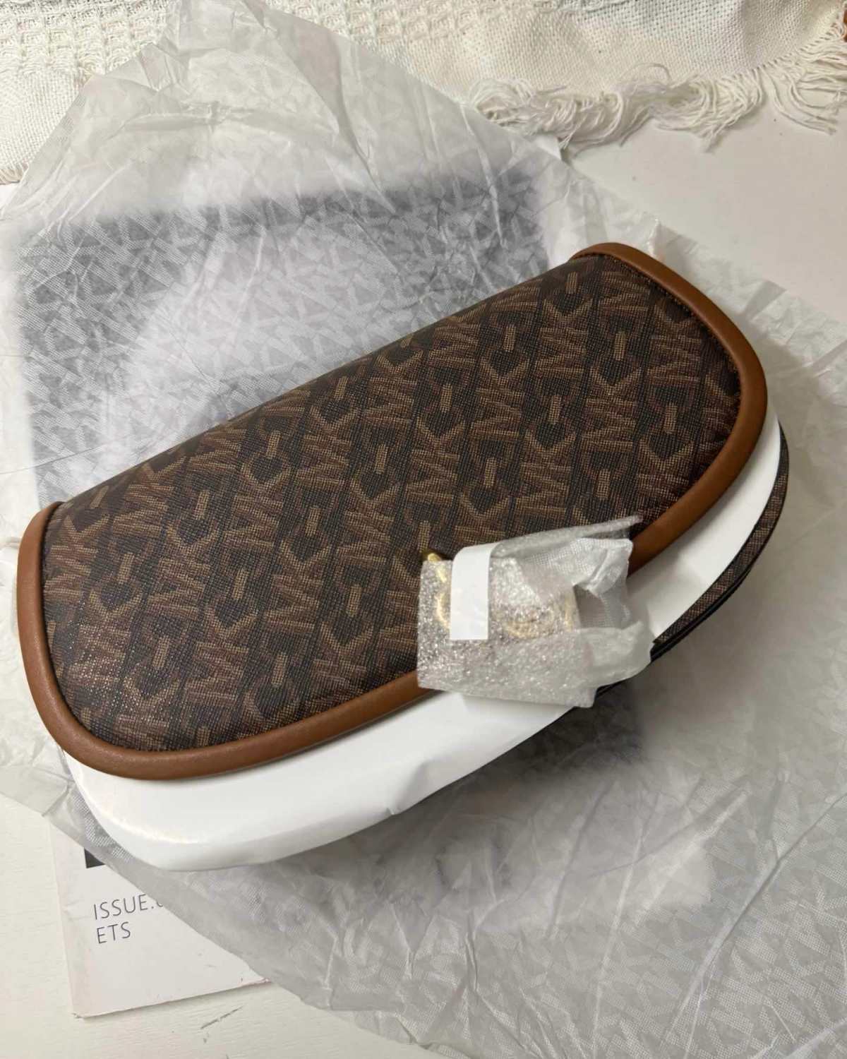 我的新包mila到手啦 有点小惊喜 😘❤️ 挺好看的众多明
