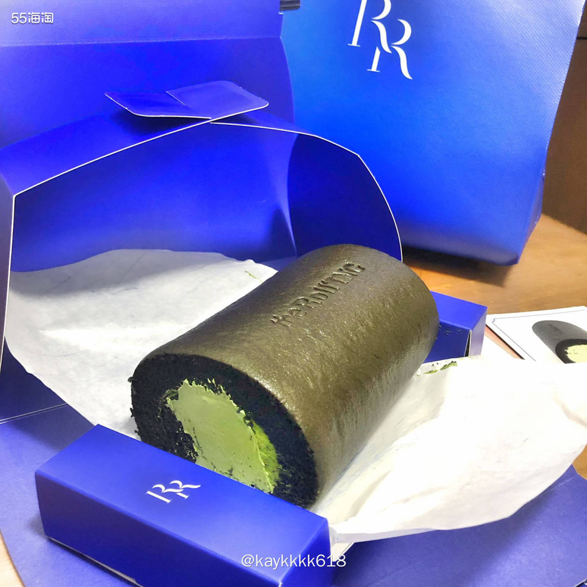 中午去搬砖时候看到金鹰新开的The Roll‘ing手作芝士