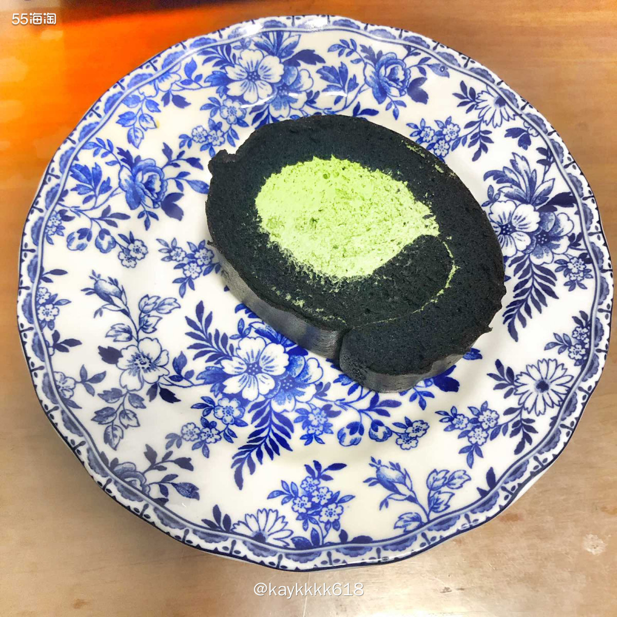 中午去搬砖时候看到金鹰新开的The Roll‘ing手作芝士
