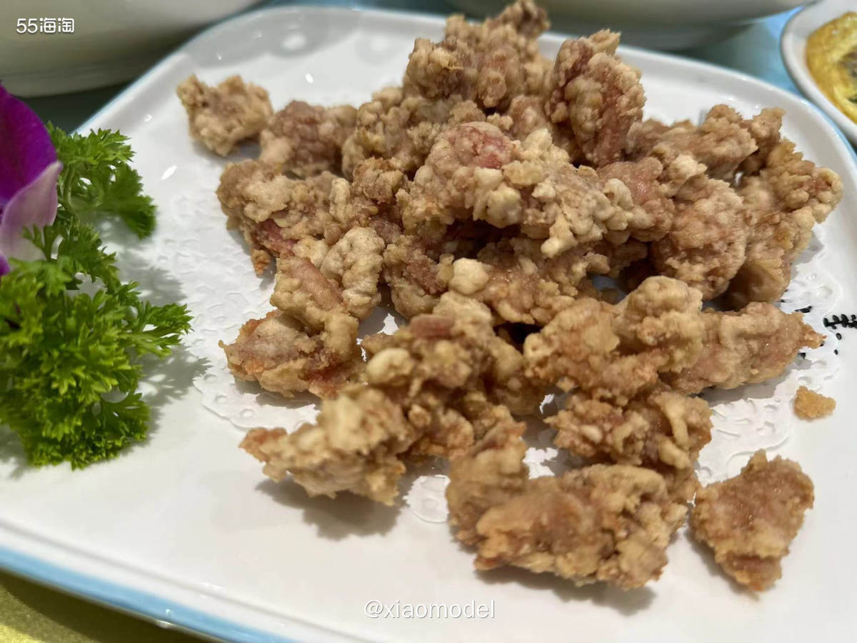😜这是出差最后两天晚上，朋友请客去吃的莆田菜。不晓得怎么回