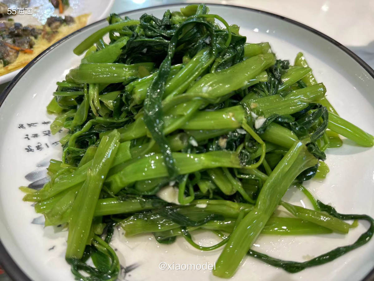 😜这是出差最后两天晚上，朋友请客去吃的莆田菜。不晓得怎么回