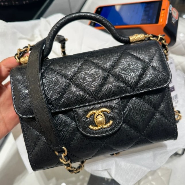 包包买对了， 不仅是装饰品，还是理财产品。香奈儿包包绝对是包