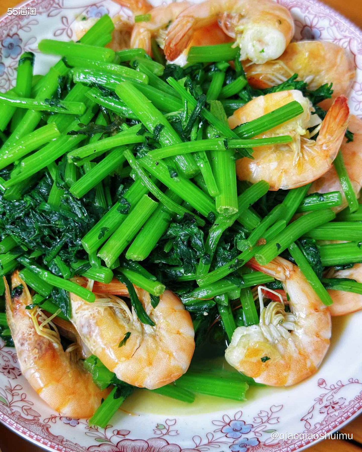 抽空回趟老家，这次选了中午的票，到家刚好晚餐。还没下车我妈就