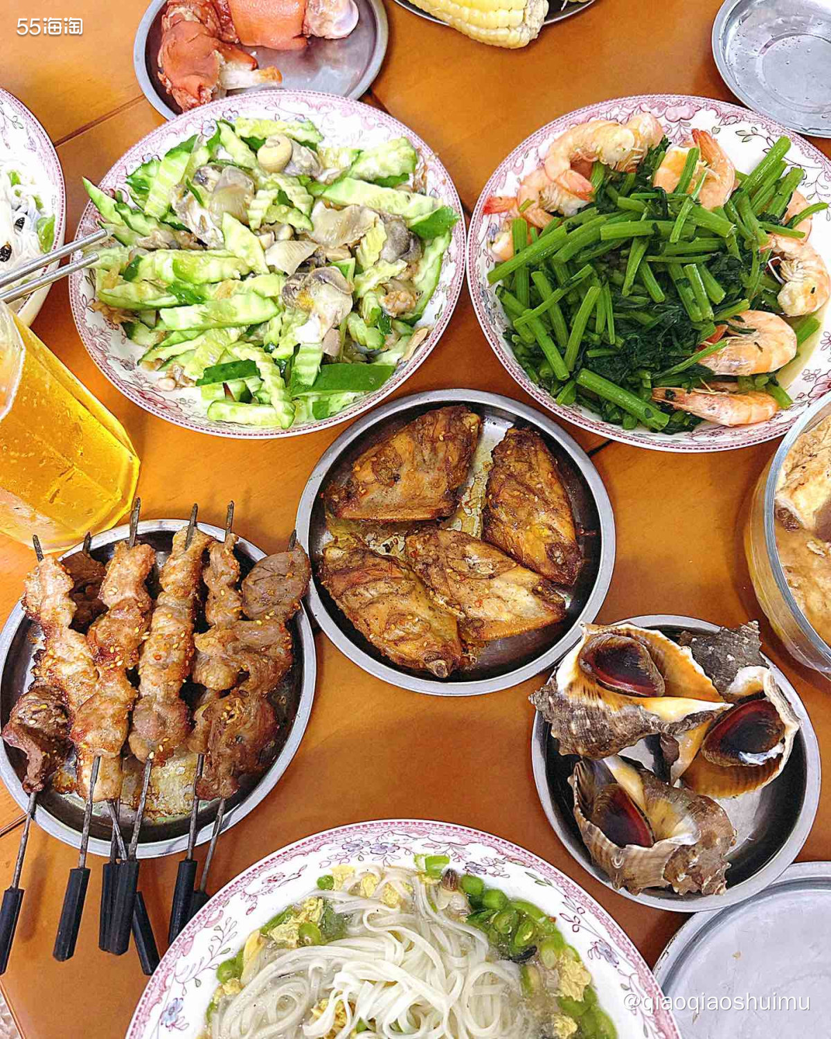 抽空回趟老家，这次选了中午的票，到家刚好晚餐。还没下车我妈就