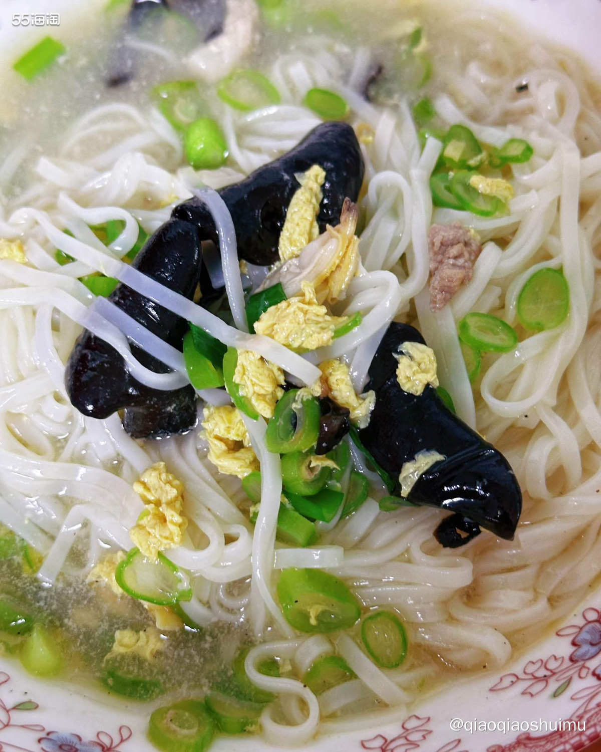 抽空回趟老家，这次选了中午的票，到家刚好晚餐。还没下车我妈就