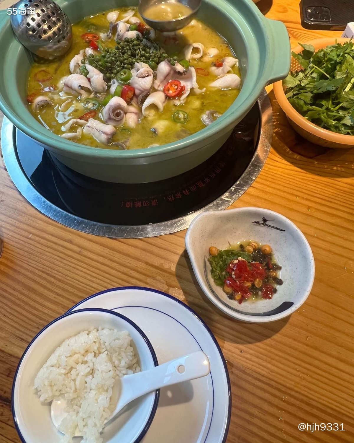 ✨周末在家都懒得出门买菜烧饭，3个人就外面吃了，吃完再看一场