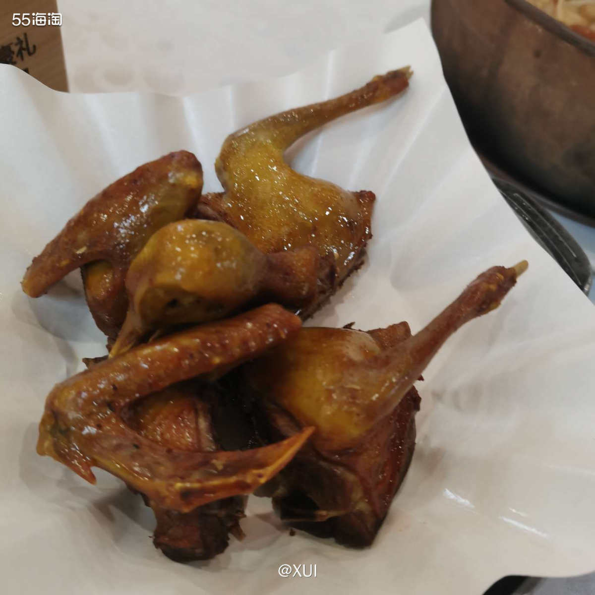 很久没吃过乳鸽了，就去了家附近专门做乳鸽的店吃饭，有三种做法