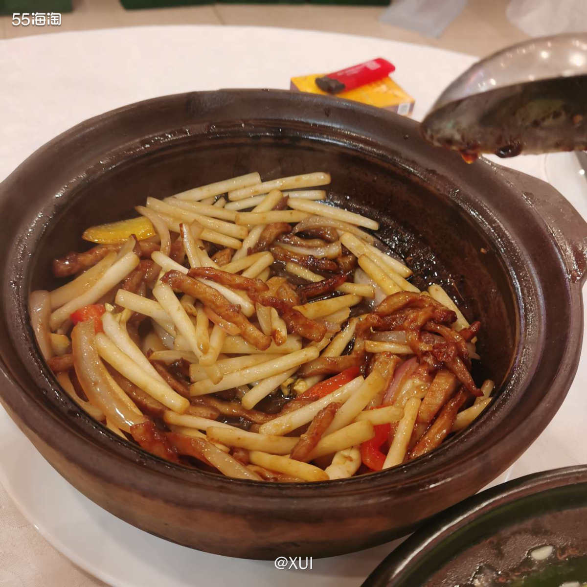 很久没吃过乳鸽了，就去了家附近专门做乳鸽的店吃饭，有三种做法