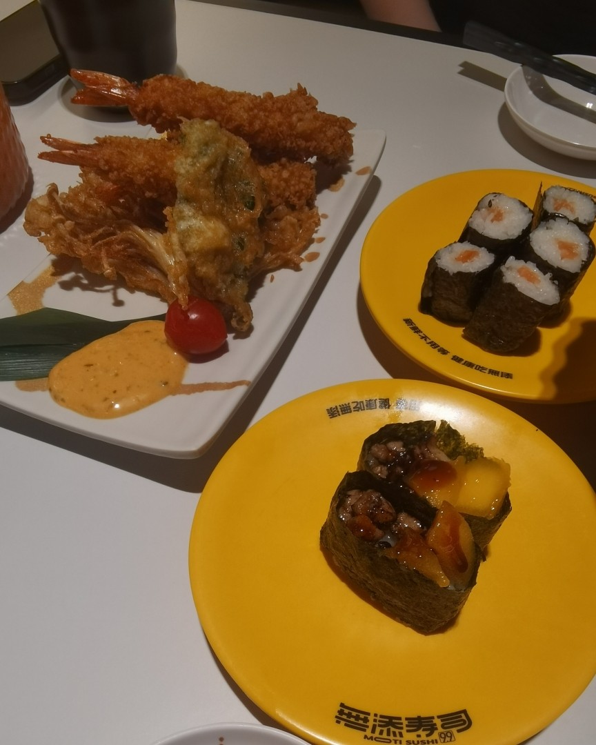 🌸好久没有去外面吃饭了，必须整起。这次去了一家新开的寿司店