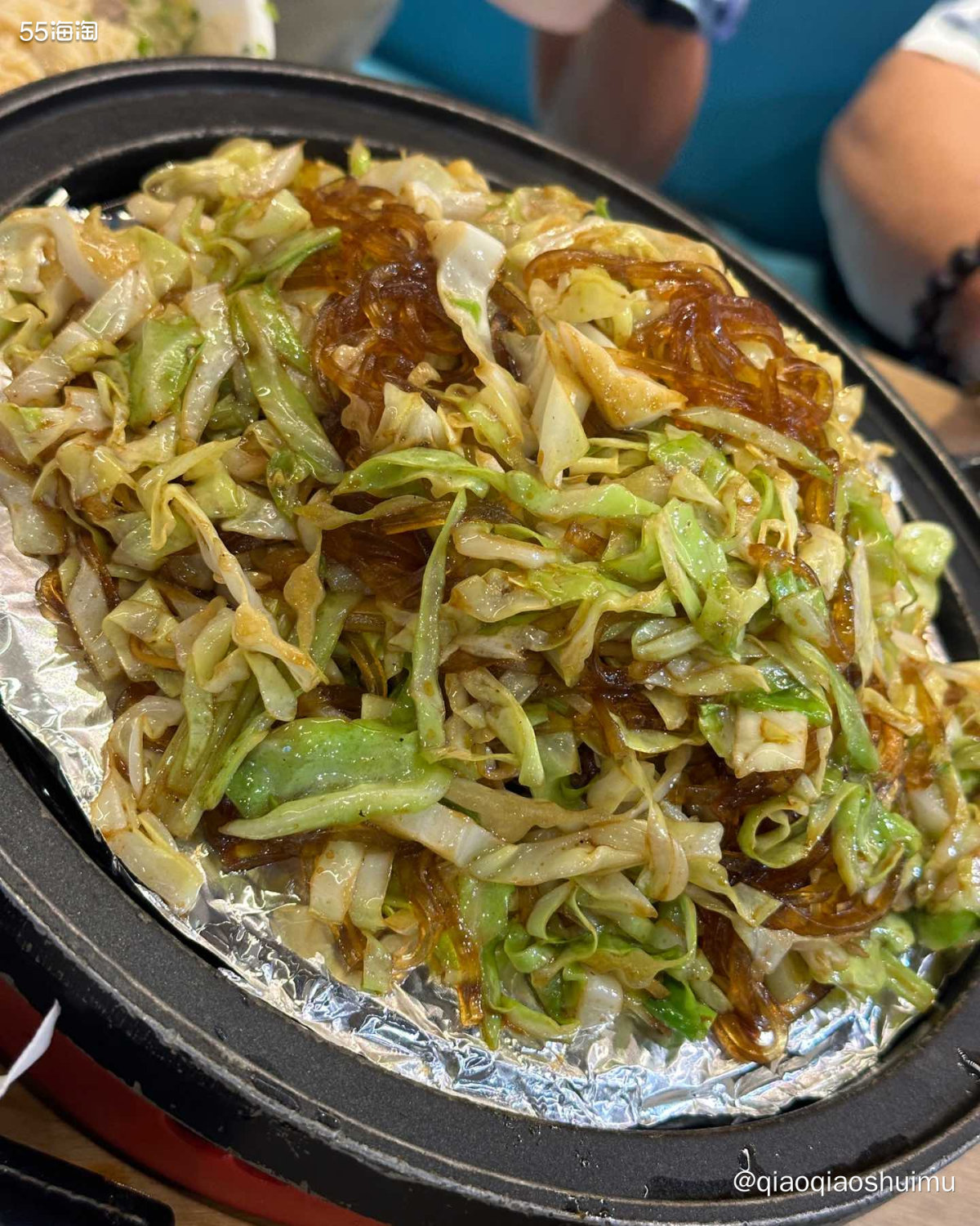 昨天下午，爸妈带娃返京，收拾好了之后去吃晚饭。 依据“上车饺