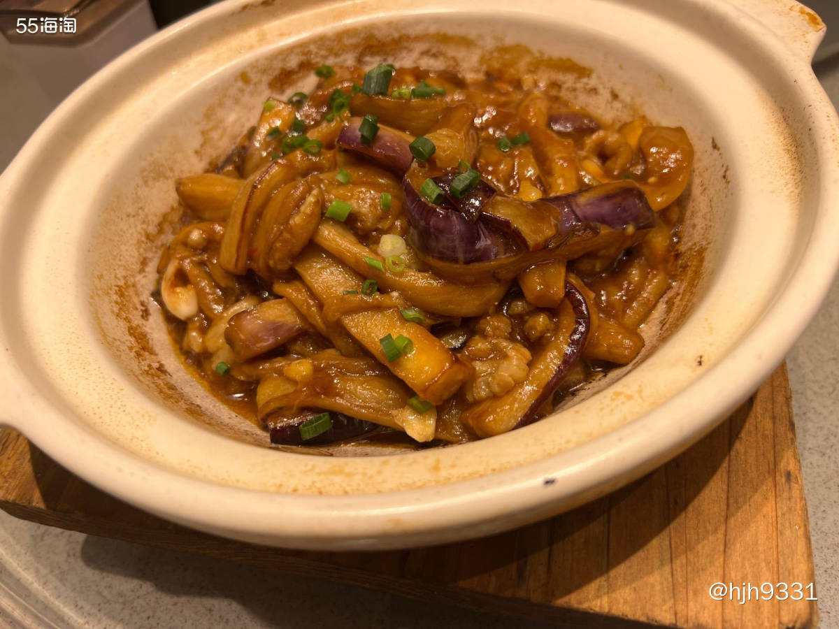 ✨我们基本都是晚上8点之后出去觅食，本来想去吃嗲嗲椰子鸡，以
