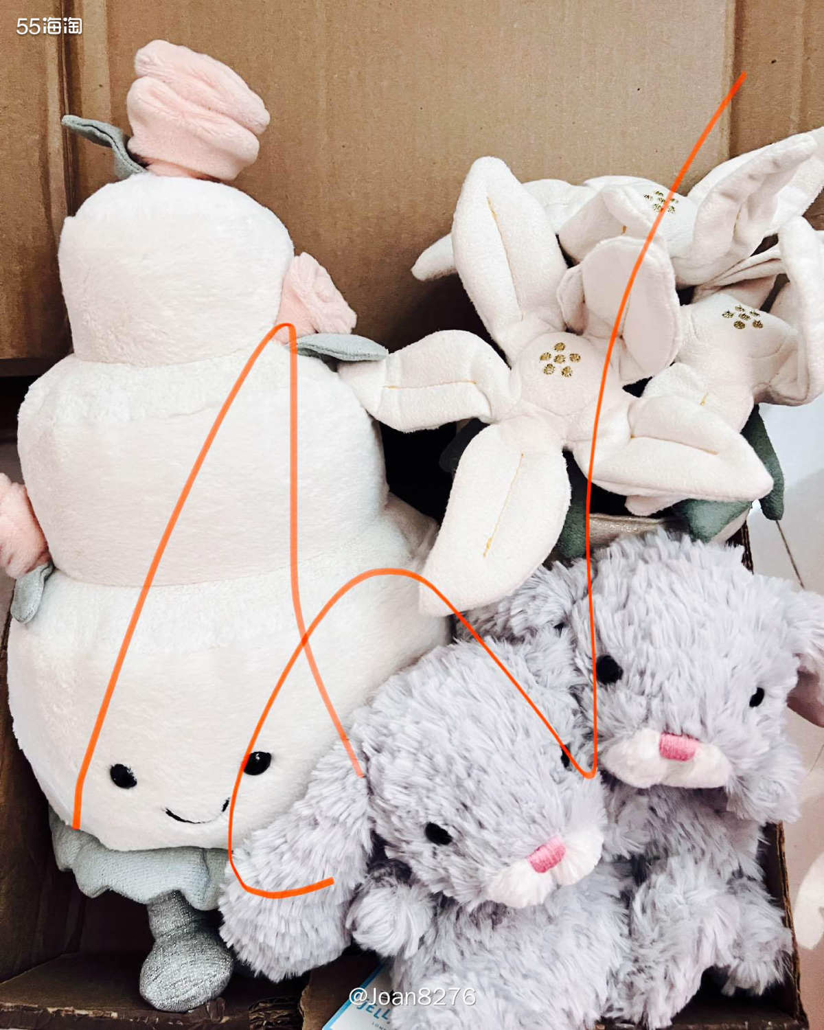 依旧是一箱Jellycat小可爱，一样是走转国回来的，不得不