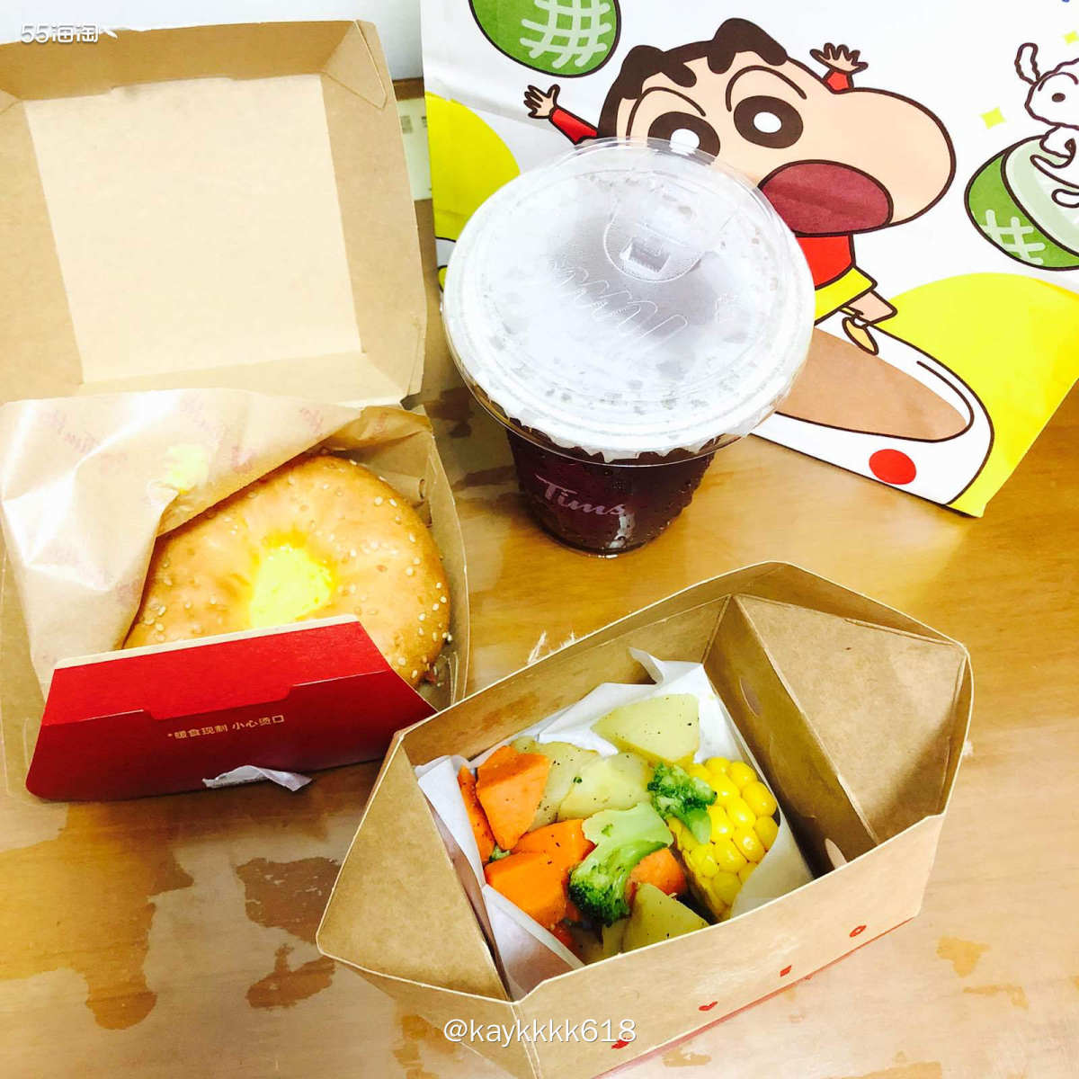 今天周一Tims外送可以免费，正好外卖个套餐一天的咖啡就有啦